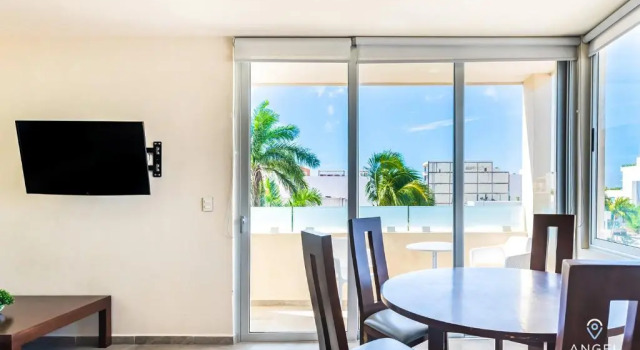 Апартаменты Deluxe Playa 4020 Apartments with Rooftop Pool near 5th and Beach