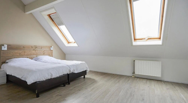 Amazing Home in Heinkenzand With Wifi and 4 Bedrooms, Book Hotel Goes 