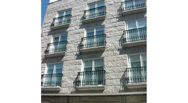 Hotel Grove, Забронировать Отель Эль-Грове O Grove Peninsula, рядом с Церковь Сан-Мартино