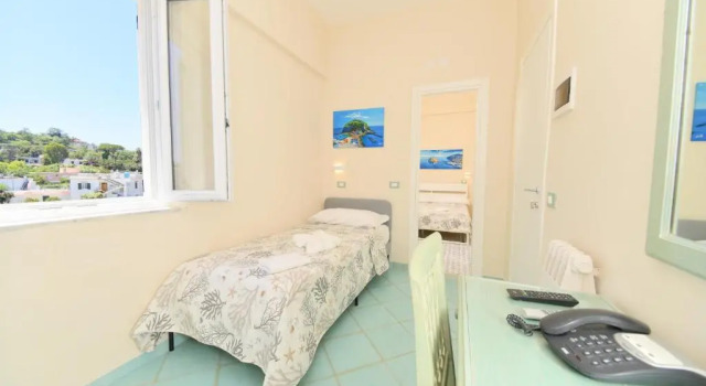 Трёхместный номер Standard Albergo Atlantic