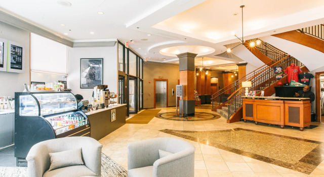 Crowne Plaza Hotel Harrisburg-Hershey by IHG, Забронировать Отель Отели Гаррисберг с бассейном, рядом с Детский театр Popcorn Hat Players, Бассейн