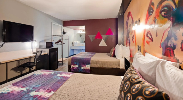 Четырёхместный номер Standard Downtown Phoenix Hotel