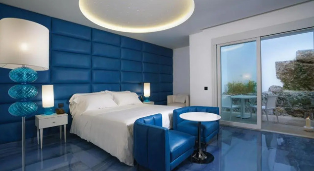 Люкс с видом на сад Grotta Palazzese Beach Hotel