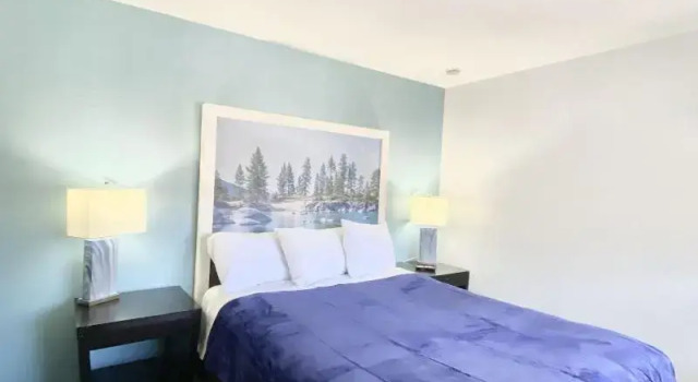 Двухместный номер Standard Bluebird Day Inn & Suites