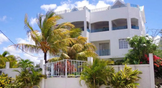 2 bedrooms appartement at Grand Baie 300 m away from the beach with private pool enclosed garden and wifi, Reserva ahora Apartamento Apartamentos en Labourdonnais, Apartamento