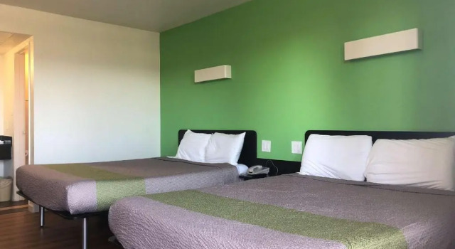 Четырёхместный номер Standard Motel 6 Barstow, CA - Lenwood Road