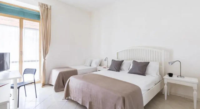 Magicstay - Flat 70M² 2 Bedrooms 1 Bathroom - Naples, Забронировать Отель Моло Беверелло Неаполь, рядом с Церковь Пио Монте делла Мизерикордия