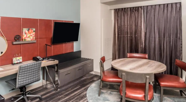 Люкс Hotel Indigo Frisco by IHG