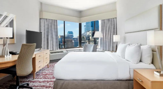 Номер Standard с видом на город DoubleTree by Hilton Hotel Philadelphia Center City