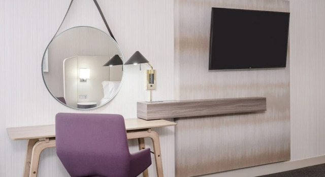 Люкс c 1 комнатой Crowne Plaza Indianapolis-Airport by IHG