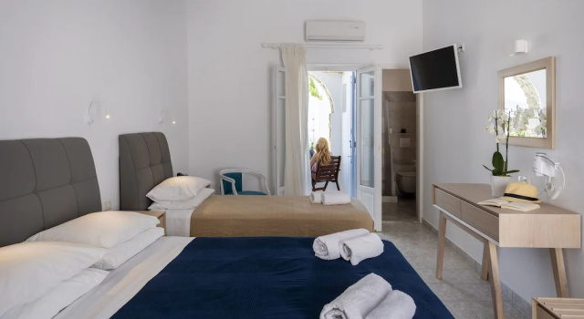 Трёхместный номер Standard с балконом Galinos Hotel for adults only