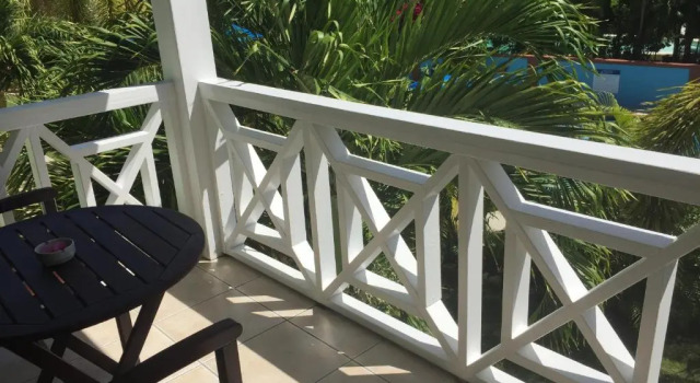 Люкс с видом на бассейн Buccaneer Beach Club