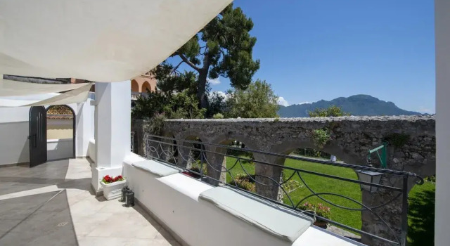 Le Suites Della Principessa- Apartment in the Heart of Ravello, Забронировать Апартаменты/квартира Равелло Побережье Амальфи, рядом с Duomo di Ravello
