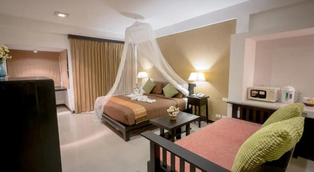 Полулюкс с видом на бассейн Siam Piman Hotel
