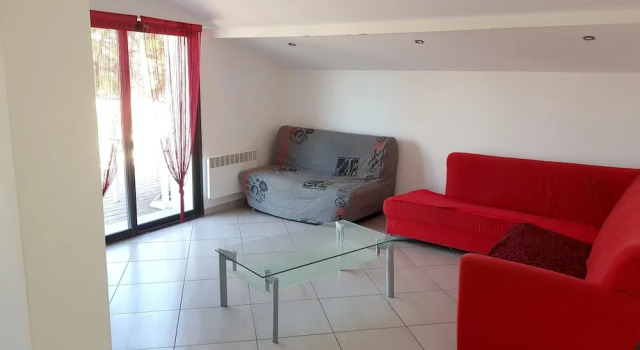 Apartment With 2 Bedrooms in Saint-mitre-les-remparts, With Wonderful sea View, Furnished Terrace and Wifi - 10 km From the Beach
