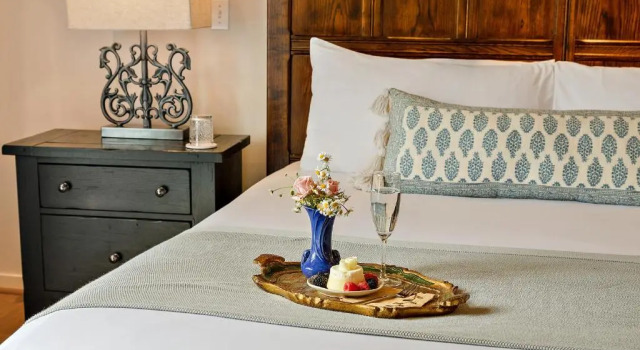 Люкс Deluxe McCully House Inn