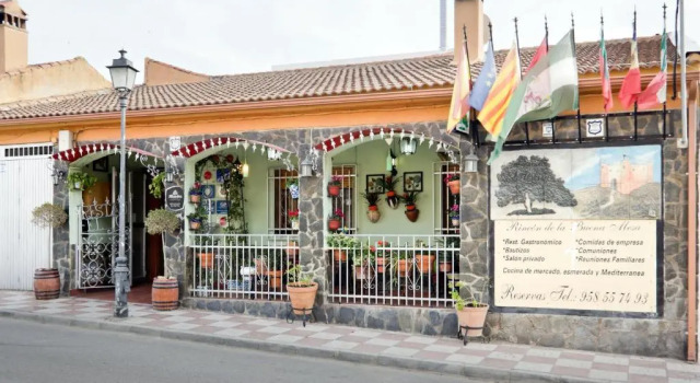 Casa Marta, Rezervați Hotel Chimeneas 