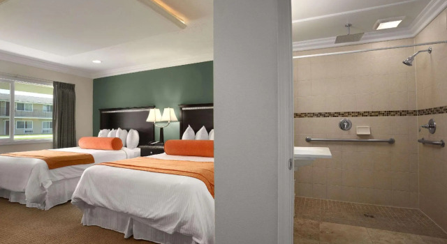Четырёхместный номер Standard Quality Inn & Suites Santa Maria