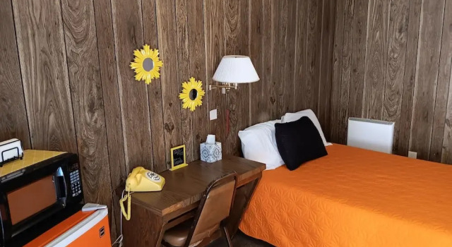 Economy Zimmer Crawford Motel