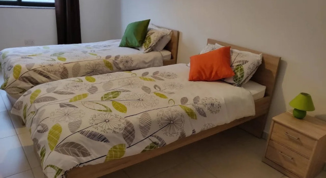 Spacious Apartment 5 Minutes Walk From The Beach, Réserver Appartement Hôtels à Marsaskala avec parking, Parking