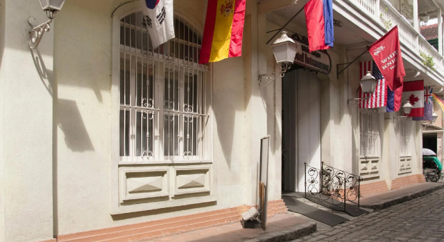 White Knight Hotel Intramuros