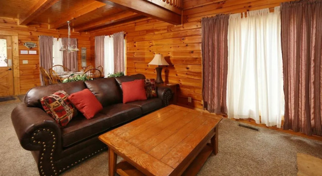 Snow Bear - Two Bedroom Cabin, Забронировать Отель Отели Пиджен-Фордж с парковкой, рядом с Pigeon Forge Community Center, Парковка