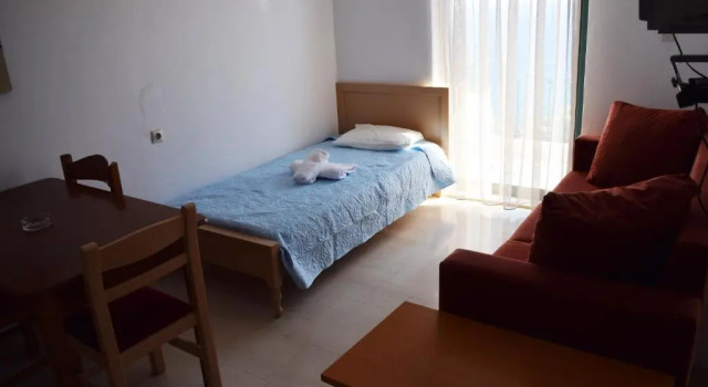 Студия Iro Hotel