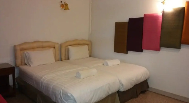 Warinburi Villa, Rezervovat Vila Warin Chamrap 