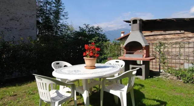 Rustico Lombardo, Prenota Appartamento Hotel a Colico con parcheggio, Parcheggio