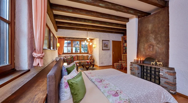 House for up to 12 People in Garmisch-partenkirchen, Germany, With Mou, Varaa Hotelli Hotellit Baijeri pysäköinnillä, Pysäköinti