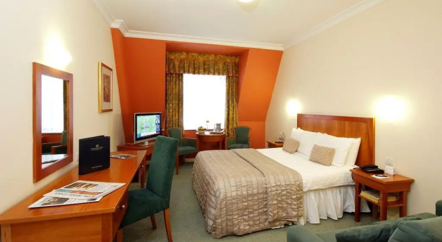 Carrigaline Court Hotel & Leisure Centre, Book Hotel Cork County Cork