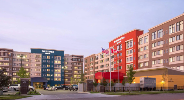 Люкс Executive Courtyard by Marriott Calgary South