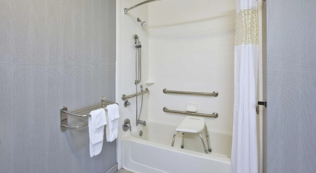 Четырёхместный номер Standard Hampton Inn & Suites - Elyria