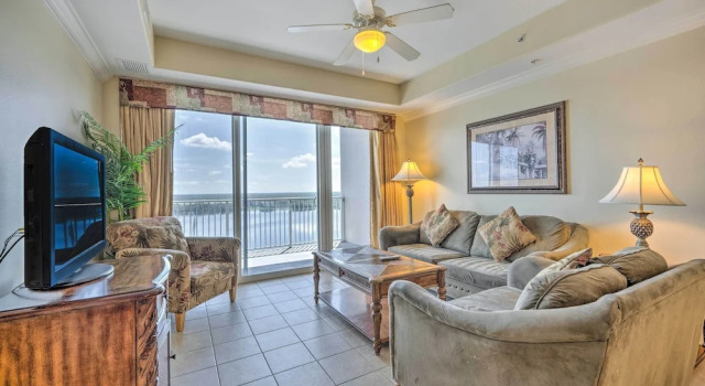 Апартаменты с 2 комнатами с балконом 1 Mi to Disney: Condo w/ Water-view Balcony!