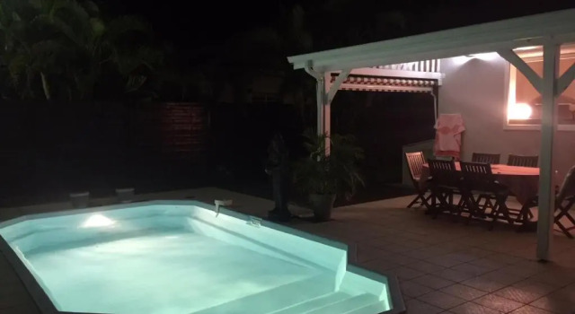 Villa de charme avec piscine residence securisee, Prenota Villa Hotel a Grande-Terre con piscina, Piscina