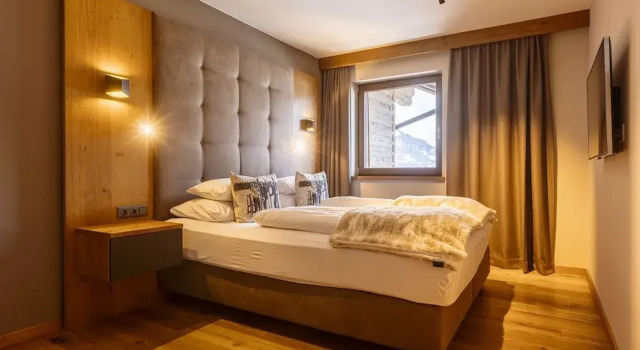 Spacious Apartment With Shared Pool, Забронировать Апартаменты/квартира Апартаменты Тироля, Апартаменты/квартира