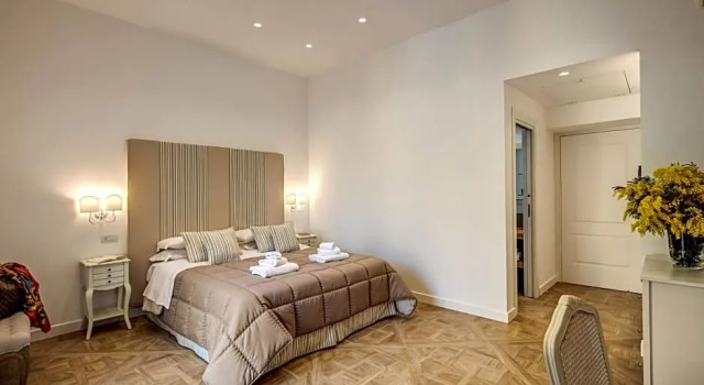 Sorrento Square Suites, Забронировать Гостевой дом Гостевые дома Сорренто, рядом с Piazza Sant'Antonino, Гостевой дом