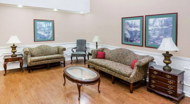 Baymont Inn and Suites - Grenada, Book Hotel Hoteller i Grenada med parkering, Parkering
