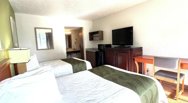 Четырёхместный номер Standard Knights Stay Inn Frankfort