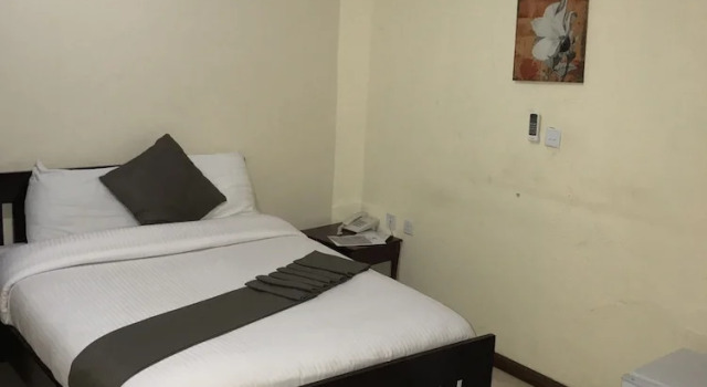 Номер Superior Crystal Rose Ambassador Hotel