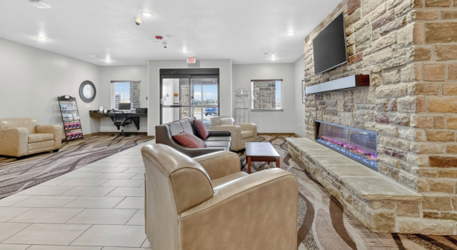 Cobblestone Hotel & Suites - Eaton, Prenota Hotel Hotel a Ohio con piscina, Piscina