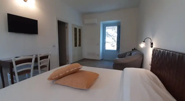 Lispusada B&B, Rezerwuj Bed and Breakfast Hotele w Biancareddu z basenem, Basen