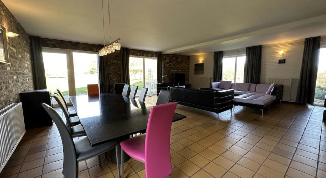 Бунгало Deluxe с 5 комнатами Bungalowpark Landsrade