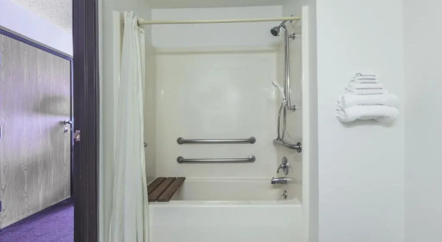 Четырёхместный номер Standard Super 8 by Wyndham Irving DFW Airport/South