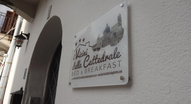 I Vicini della Cattedrale, Забронировать Отель «постель и завтрак» Отели Палермо 3 звезды, рядом с Рынок Балларо, 3*