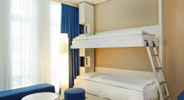 Четырёхместный номер Comfort H2 Hotel München Messe