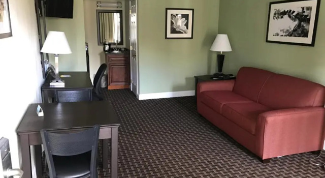 Четырёхместный люкс Days Inn by Wyndham Jellico - Tennessee State Line