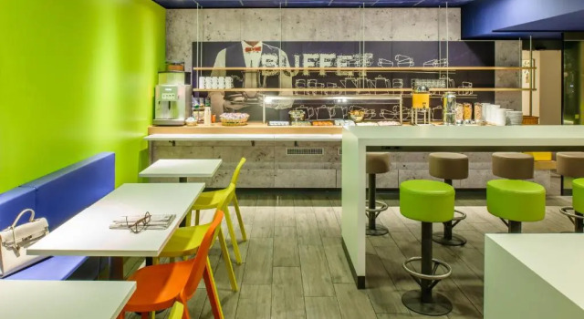 B&B Hotel Mannheim-Friedrichsfeld, Забронировать Отель «постель и завтрак» Отели Мангейма с парковкой, Парковка