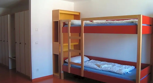 Кровать в общем номере HI Munich Park Youth Hostel