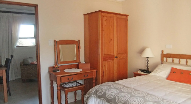 Makapa Lodge, Reservar Hotel Capri Village Western Cape